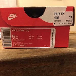 Nike kids tennis shoes size 5